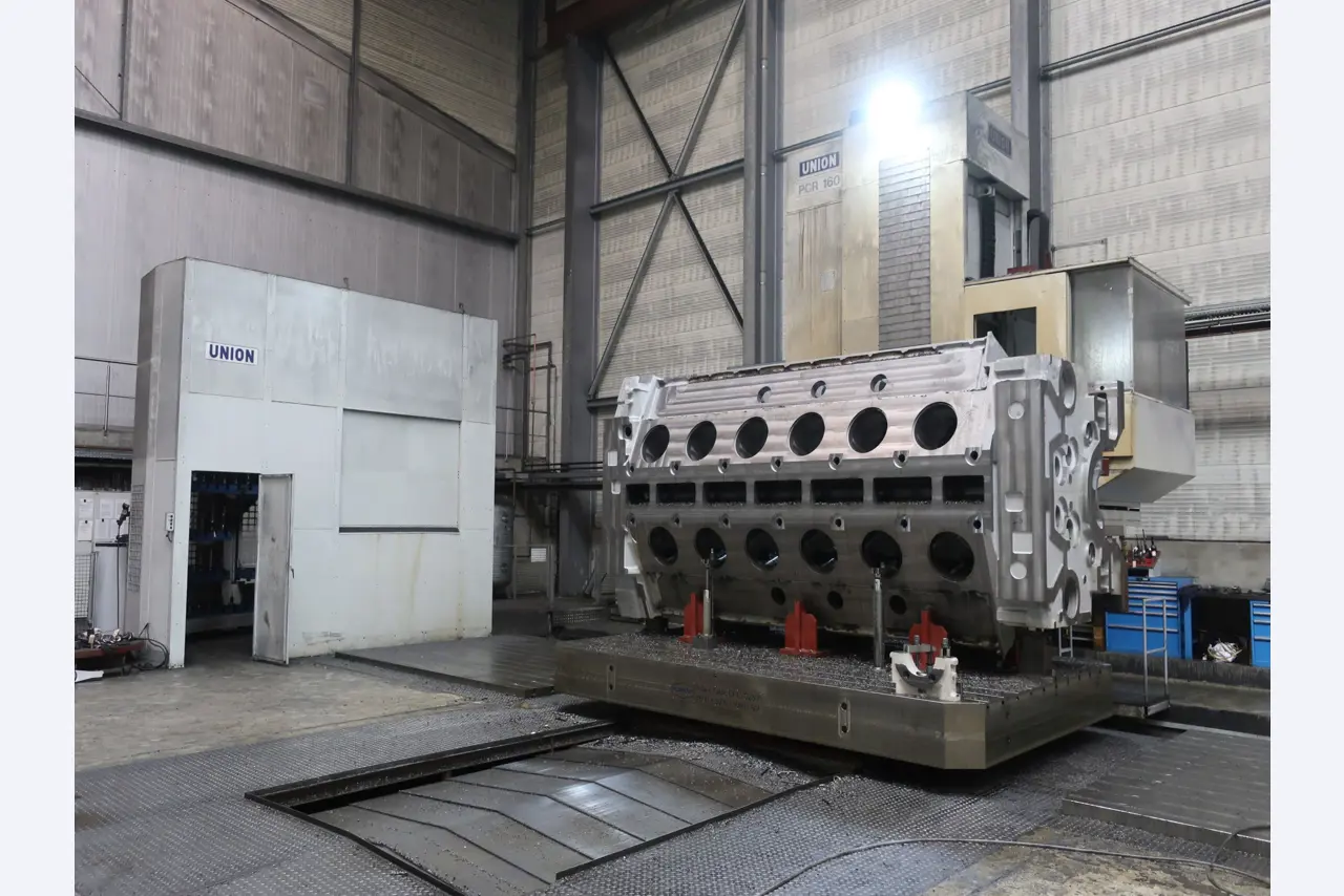 Machine de perçage et de fraisage à commande numérique UNION PCR 160 plus, année de fabrication 2009-1