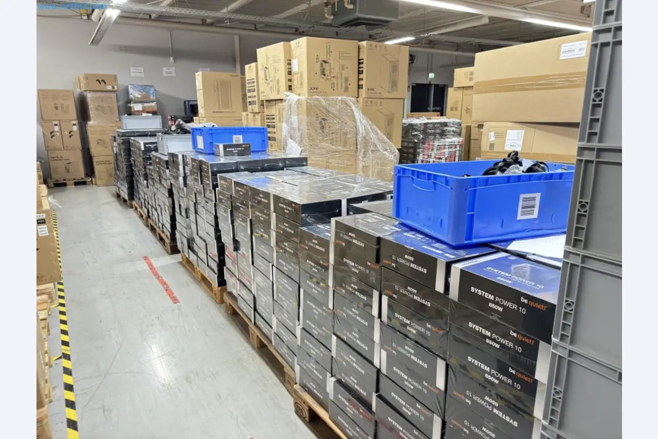 Complete voorraad computeronderdelen-12