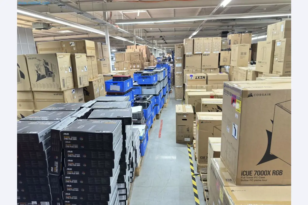 Complete voorraad computeronderdelen-18