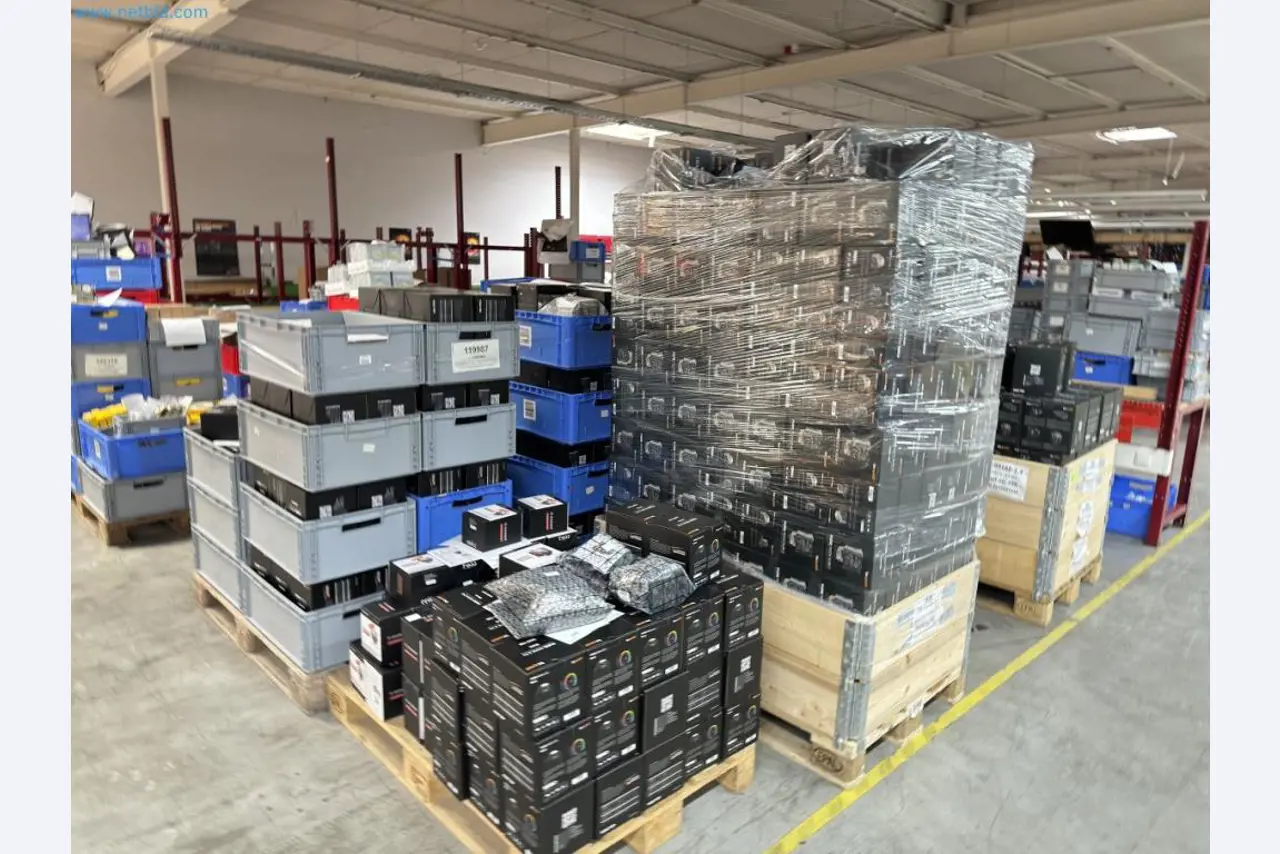 Complete voorraad computeronderdelen-1
