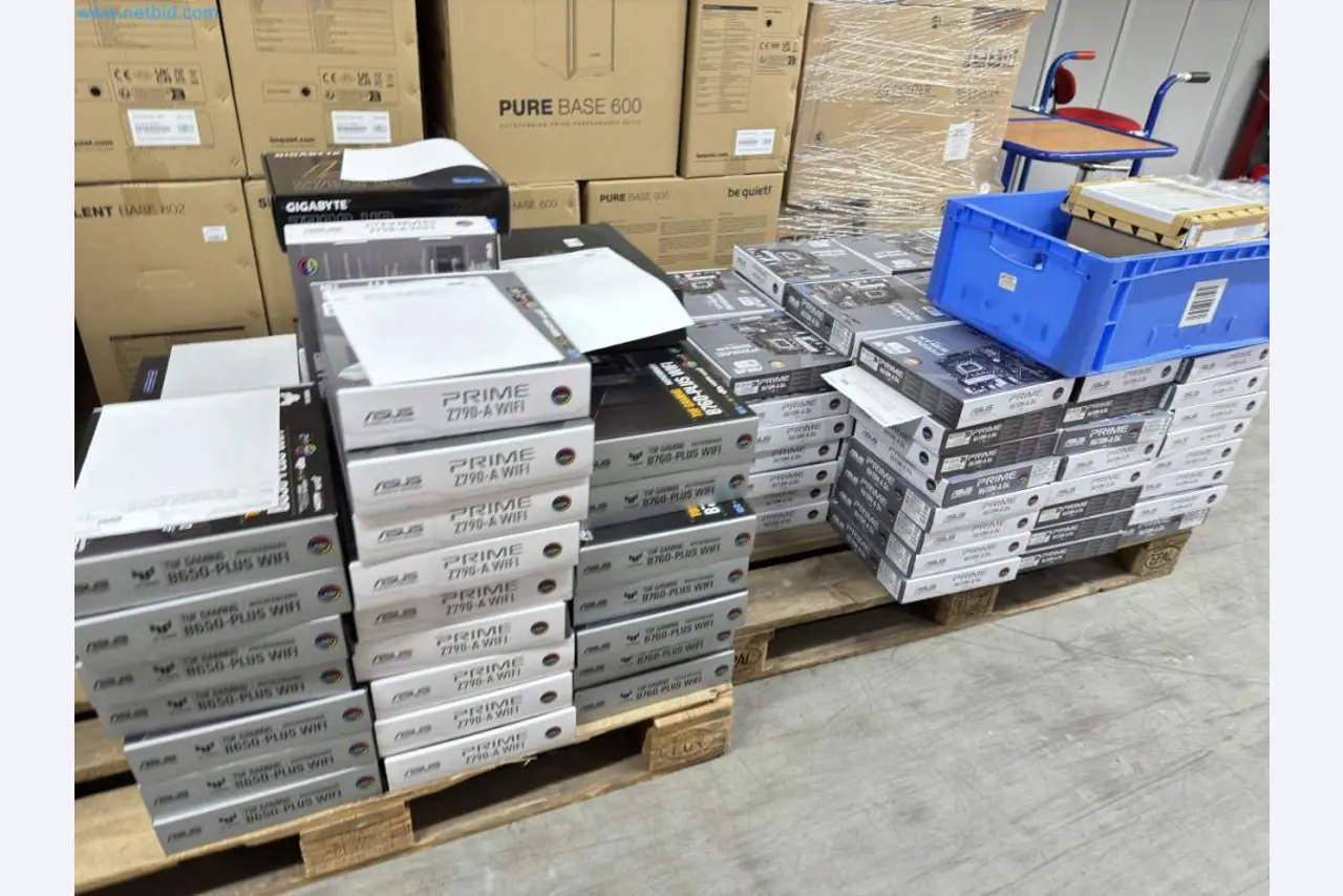 Complete voorraad computeronderdelen-23