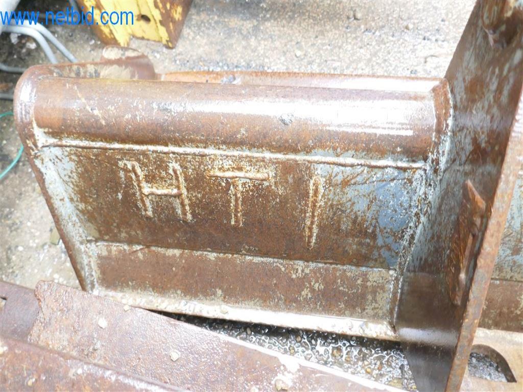 Machines from the building construction and civil engineering sector-5