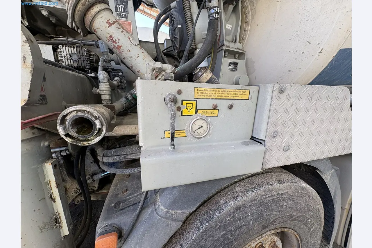 Mešalnik betona s črpalko-25