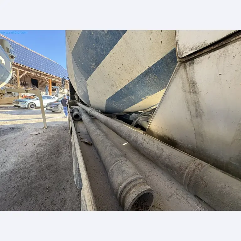 Mešalnik betona s črpalko-63