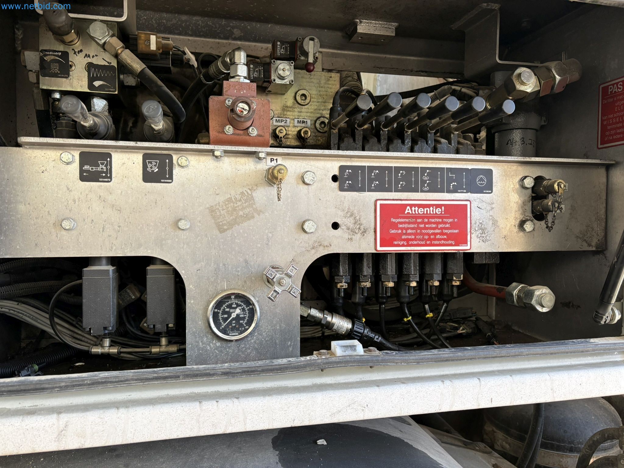 Mešalnik betona s črpalko-67