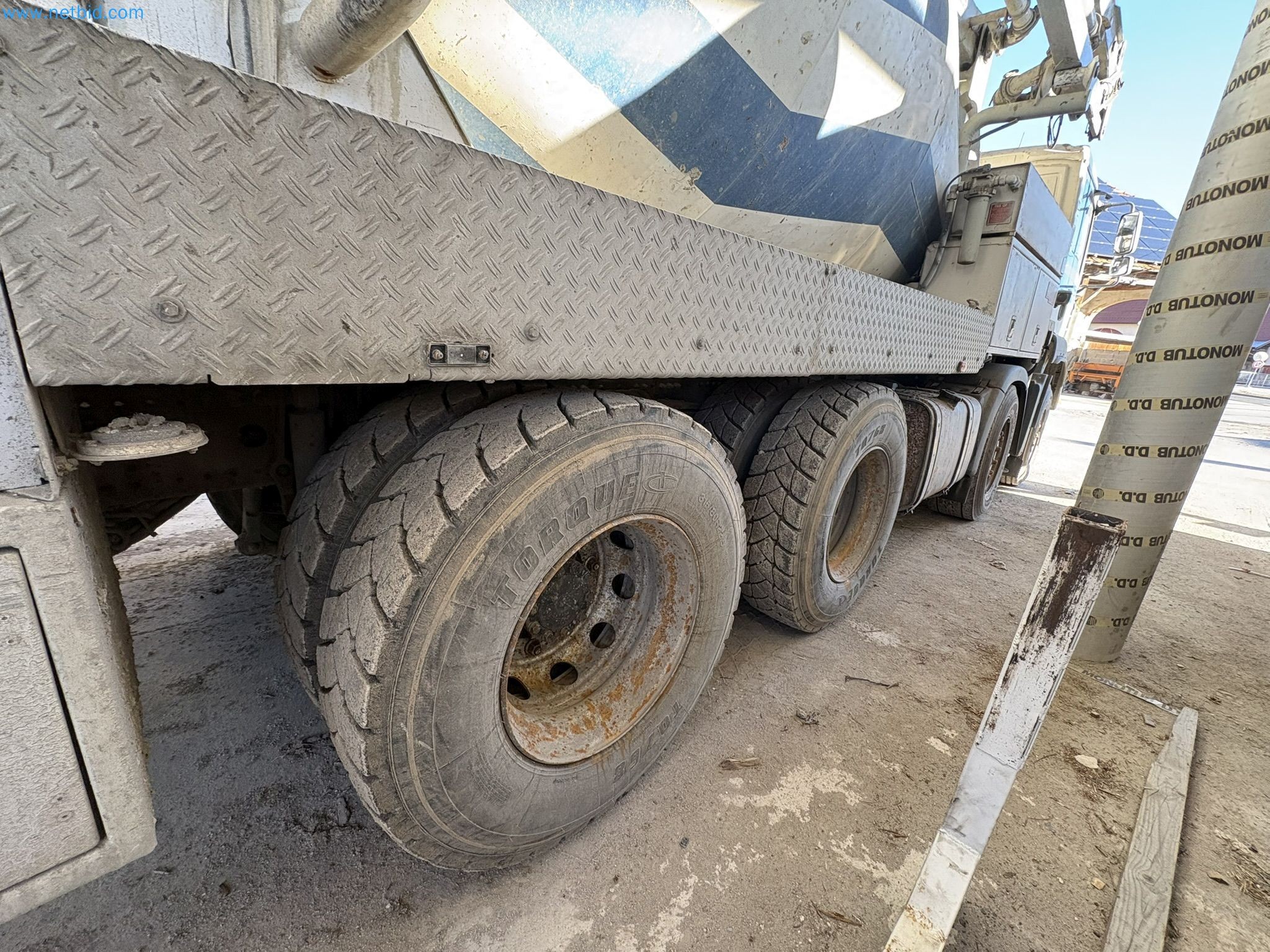 Mešalnik betona s črpalko-9