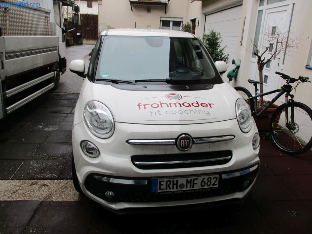 Dispositivos de rastreio de check-up de uma empresa de fitness-5