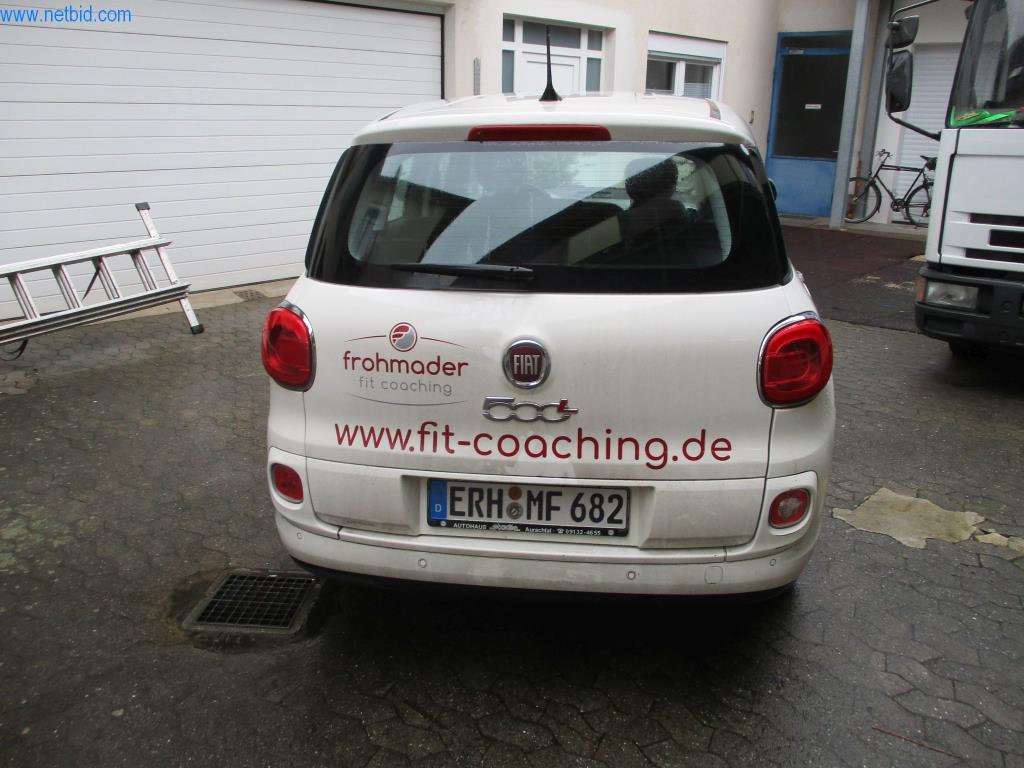 Dispositivos de rastreio de check-up de uma empresa de fitness-9