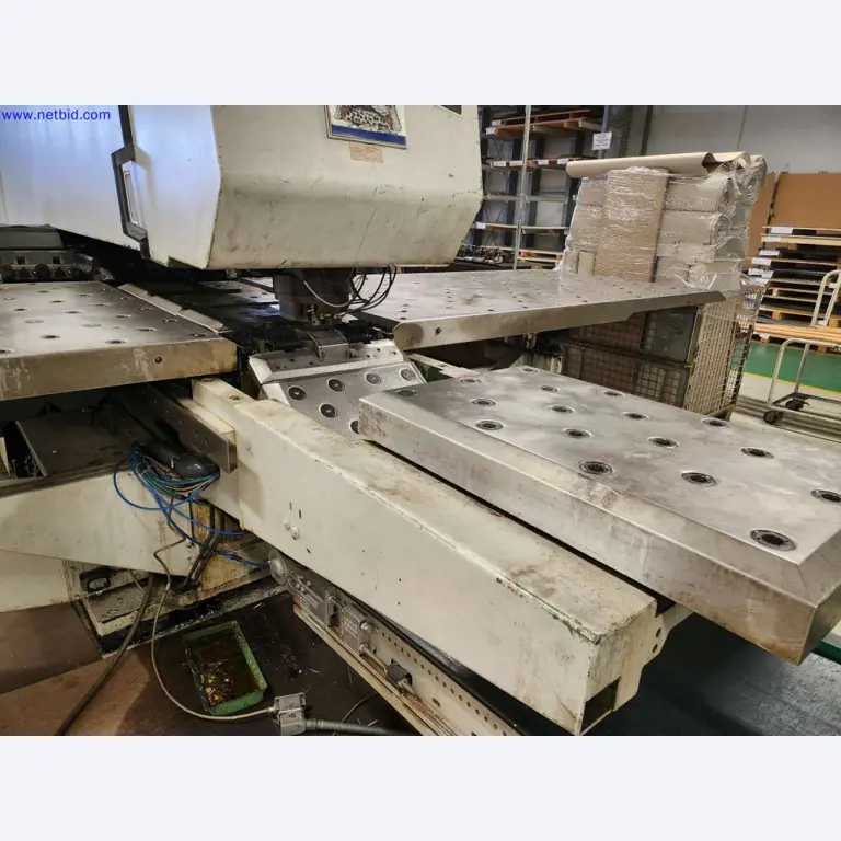 Maschinen zur Herstellung von Serverschränken und Gehäusekomponenten-4