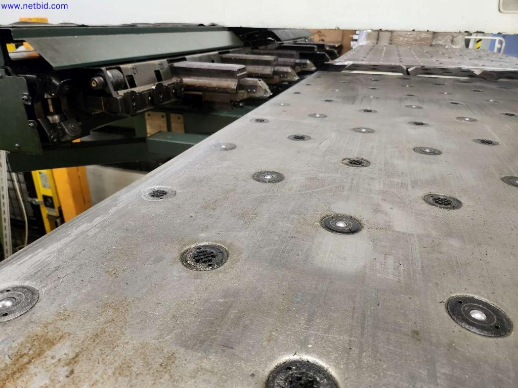 Máquinas para la fabricación de cajas de servidores y componentes de carcasas-5