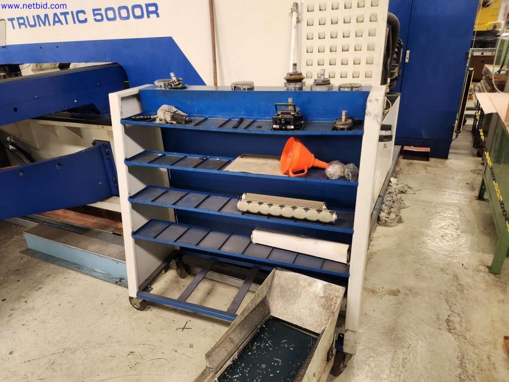 Machines pour la fabrication d'armoires de serveurs et de composants de boîtiers-12