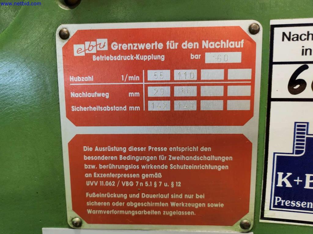 Machines pour la fabrication d'armoires de serveurs et de composants de boîtiers-5