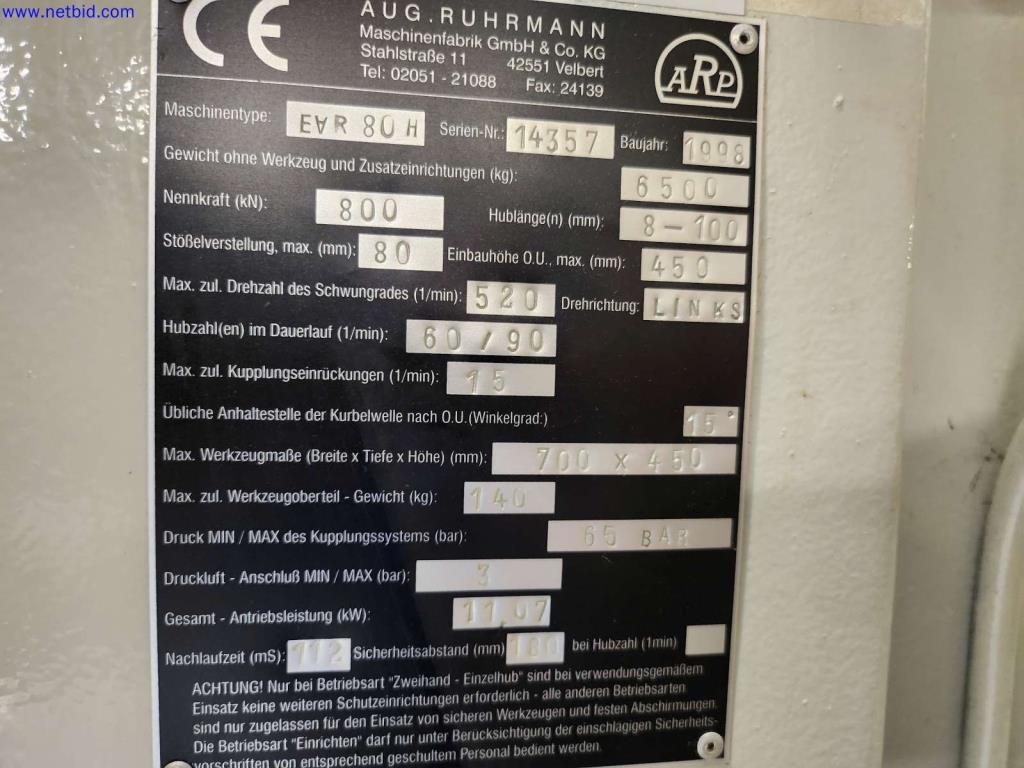 Machines pour la fabrication d'armoires de serveurs et de composants de boîtiers-6