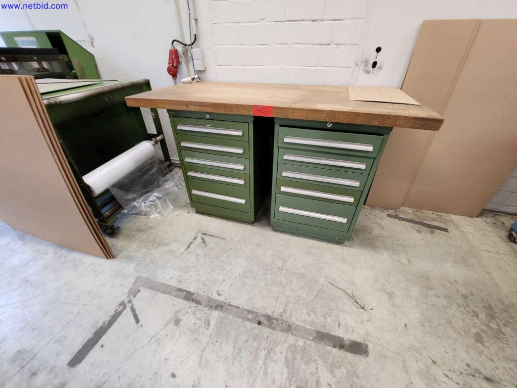 Machines pour la fabrication d'armoires de serveurs et de composants de boîtiers-1