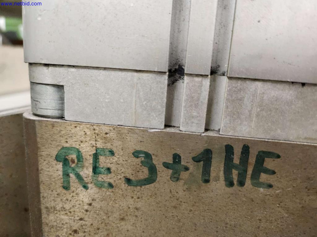 Máquinas para a produção de caixas de servidores e componentes de caixas-7