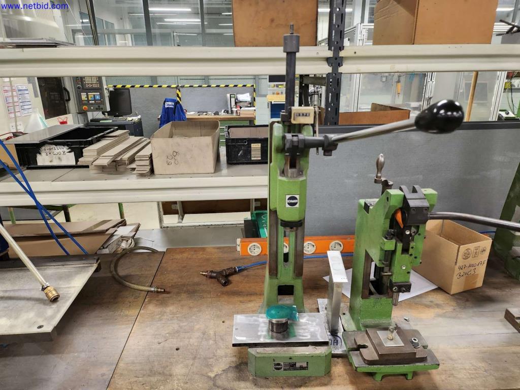 Máquinas para a produção de caixas de servidores e componentes de caixas-8