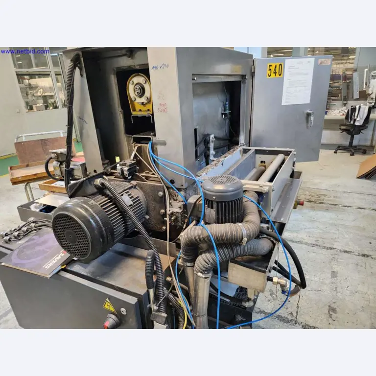 Máquinas para a produção de caixas de servidores e componentes de caixas-3