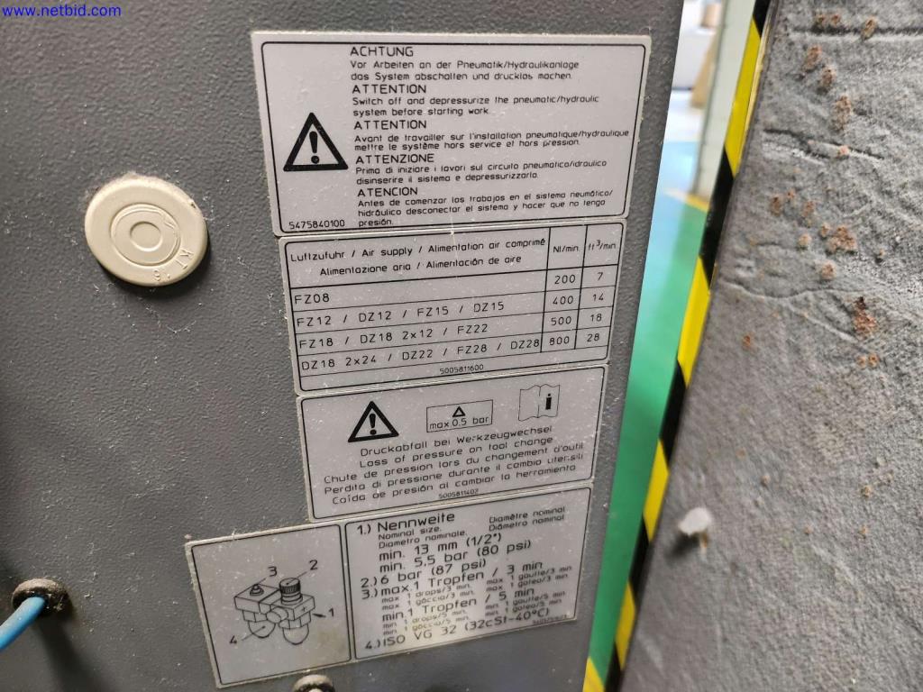 Máquinas para la fabricación de cajas de servidores y componentes de carcasas-7