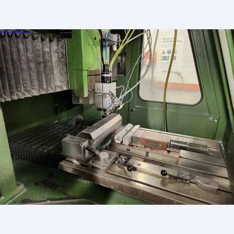 Maschinen zur Herstellung von Serverschränken und Gehäusekomponenten-4