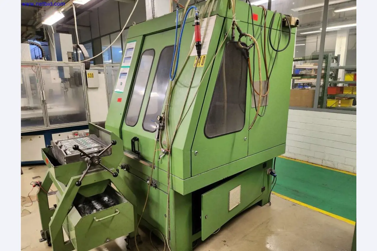 Maschinen zur Herstellung von Serverschränken und Gehäusekomponenten-6