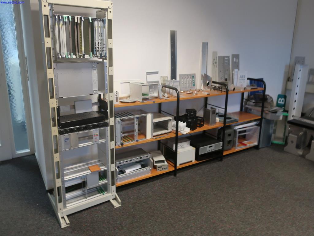 Máquinas para la fabricación de cajas de servidores y componentes de carcasas-1