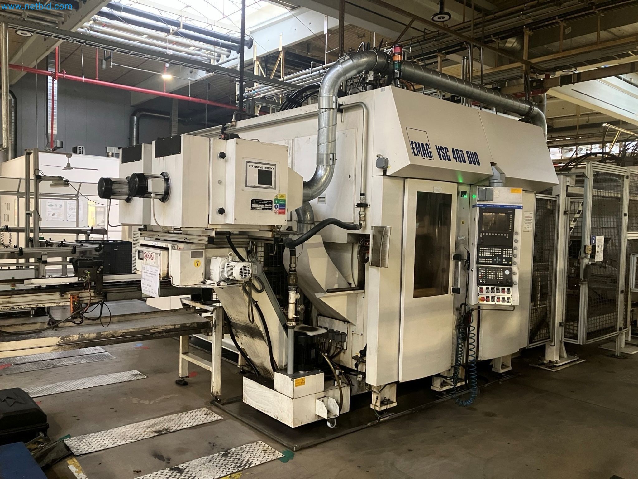 Vertikaldrehmaschinen, Wälzfräs- und Zahnradschleifmaschine-3