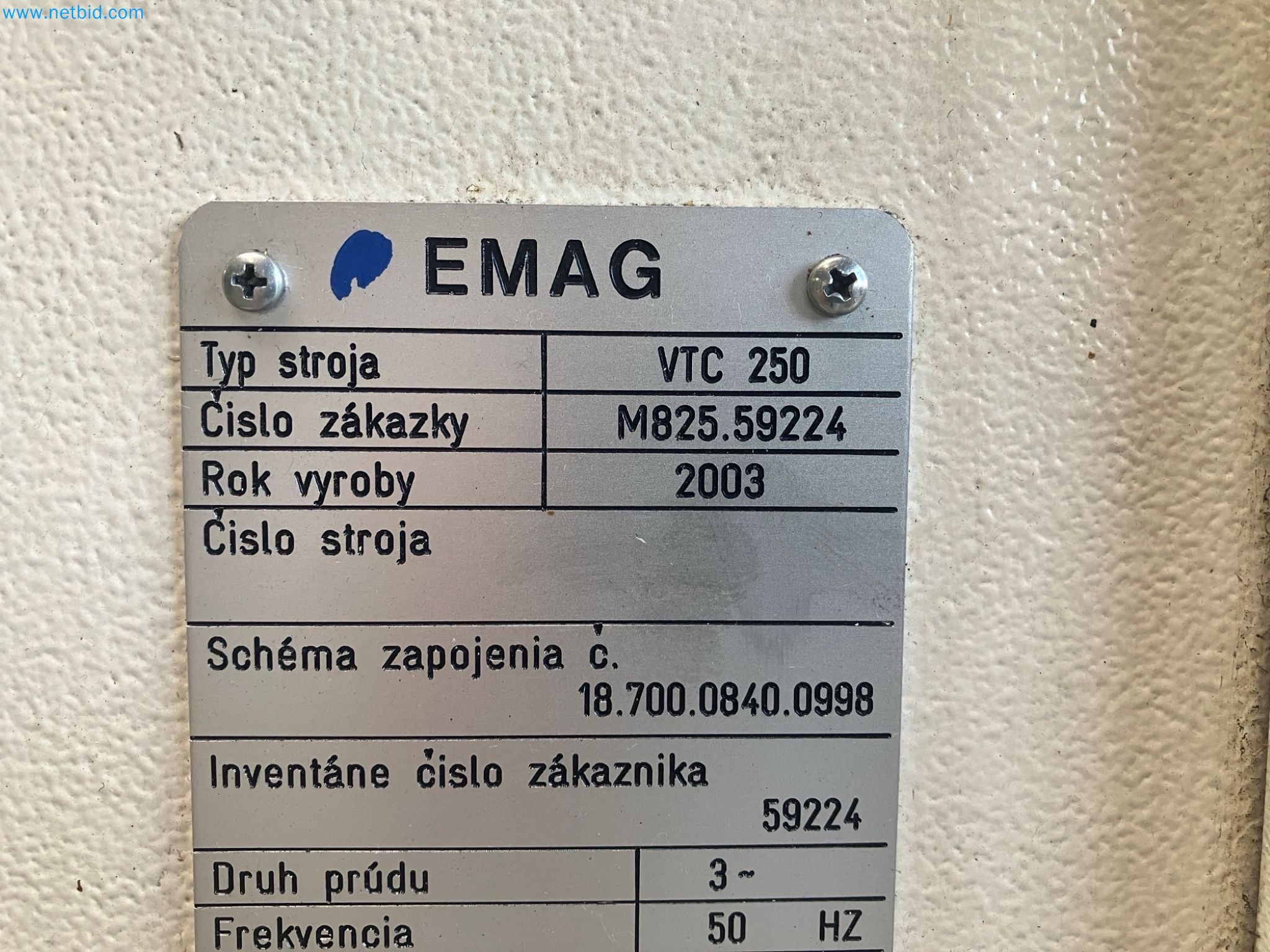 Vertikaldrehmaschinen, Wälzfräs- und Zahnradschleifmaschine-3