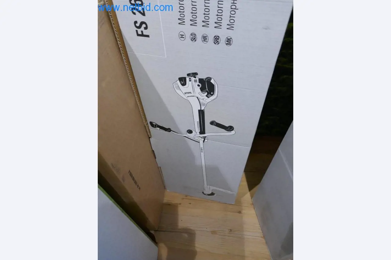 Stihl-Werkzeughandel mit neuen Maschinen, Gartenbau, Forsttechnik-2