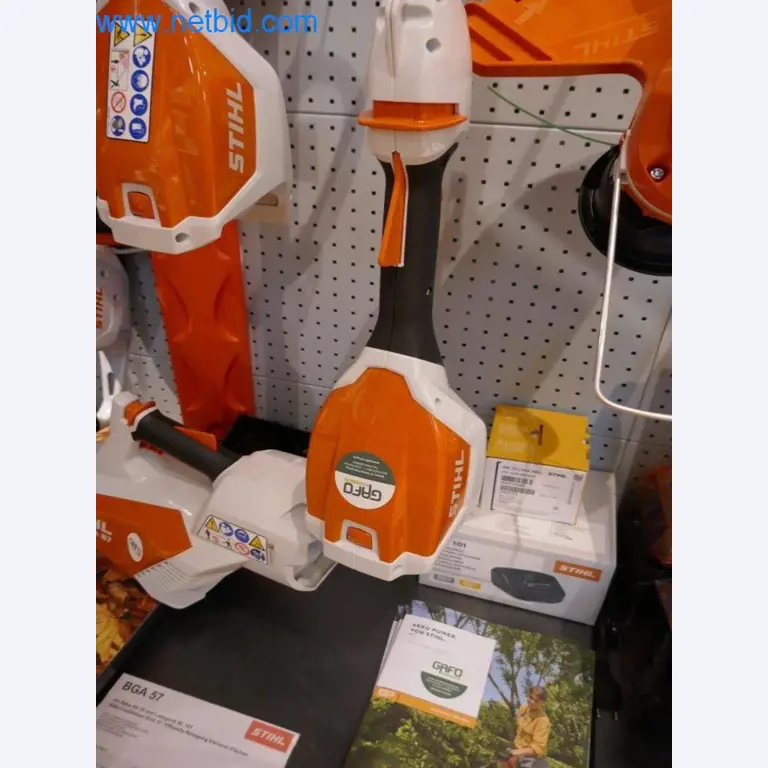 Stihl-Werkzeughandel mit neuen Maschinen, Gartenbau, Forsttechnik-3