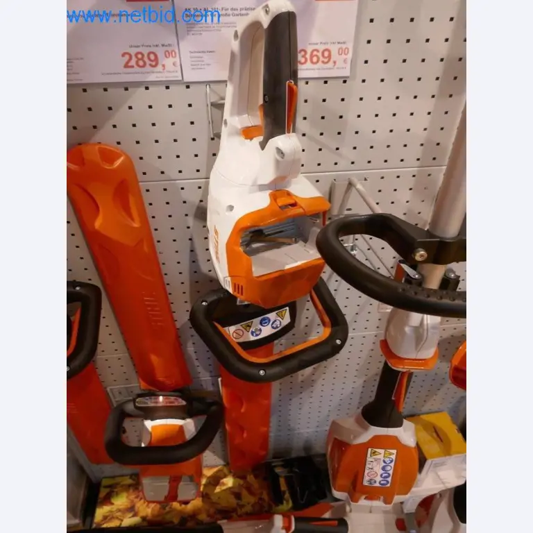 Comercio de herramientas Stihl con nuevas máquinas, horticultura, tecnología forestal-1