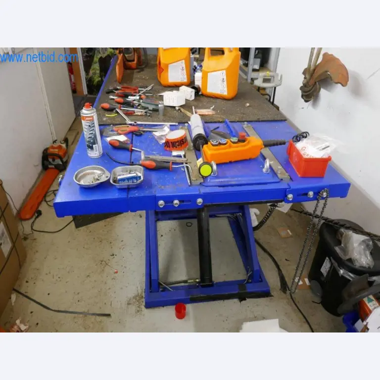 Obchod s náradím Stihl s novými stroji, zahradní a lesnická technika-2