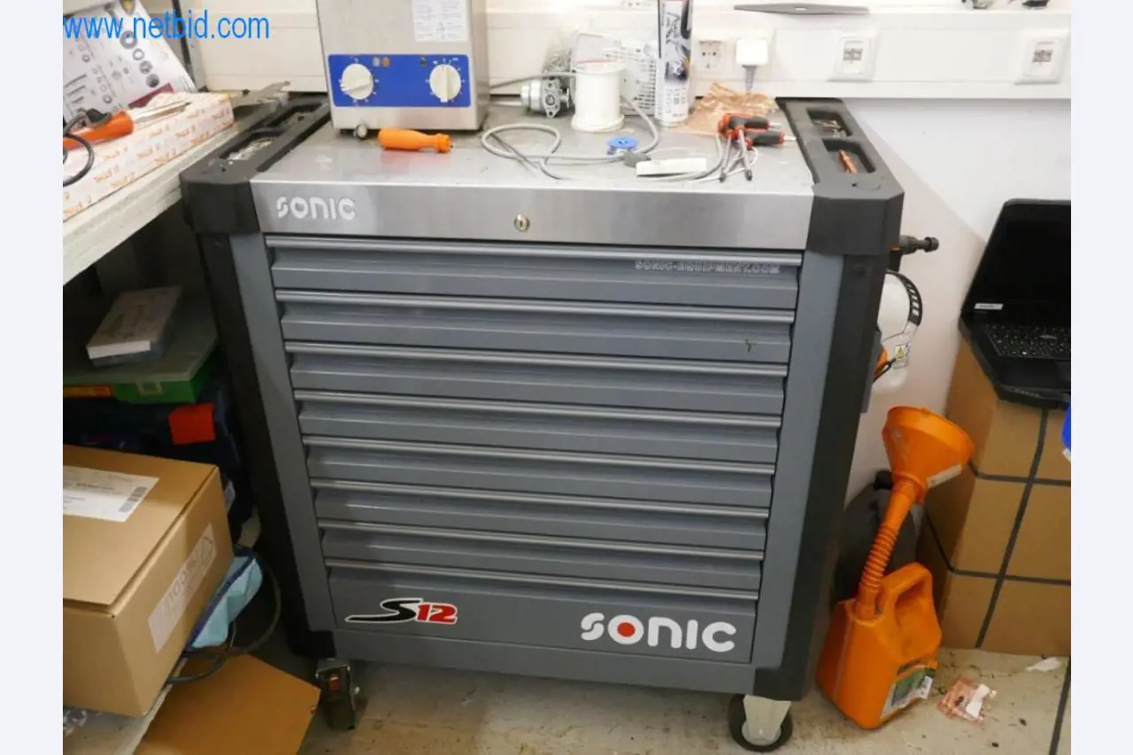 Stihl-Werkzeughandel mit neuen Maschinen, Gartenbau, Forsttechnik-1