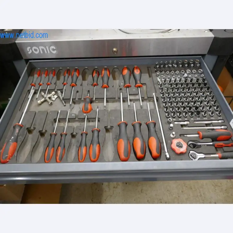 Stihl-Werkzeughandel mit neuen Maschinen, Gartenbau, Forsttechnik-3