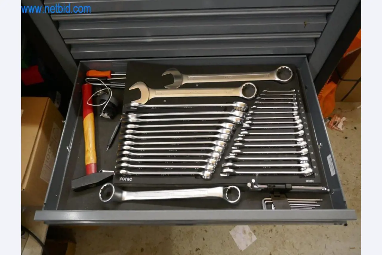 Stihl-Werkzeughandel mit neuen Maschinen, Gartenbau, Forsttechnik-4