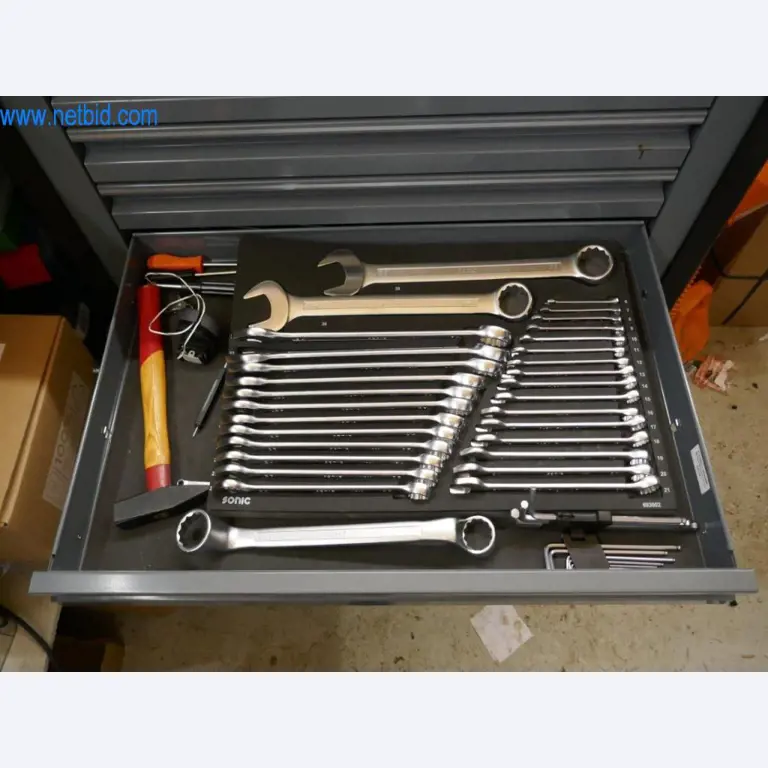 Stihl-Werkzeughandel mit neuen Maschinen, Gartenbau, Forsttechnik-4