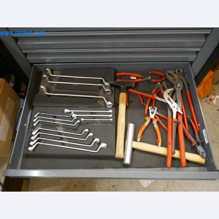 Stihl-Werkzeughandel mit neuen Maschinen, Gartenbau, Forsttechnik-6