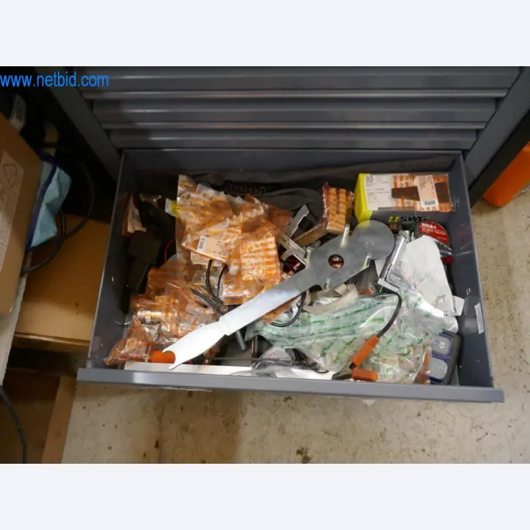 Stihl-Werkzeughandel mit neuen Maschinen, Gartenbau, Forsttechnik-7