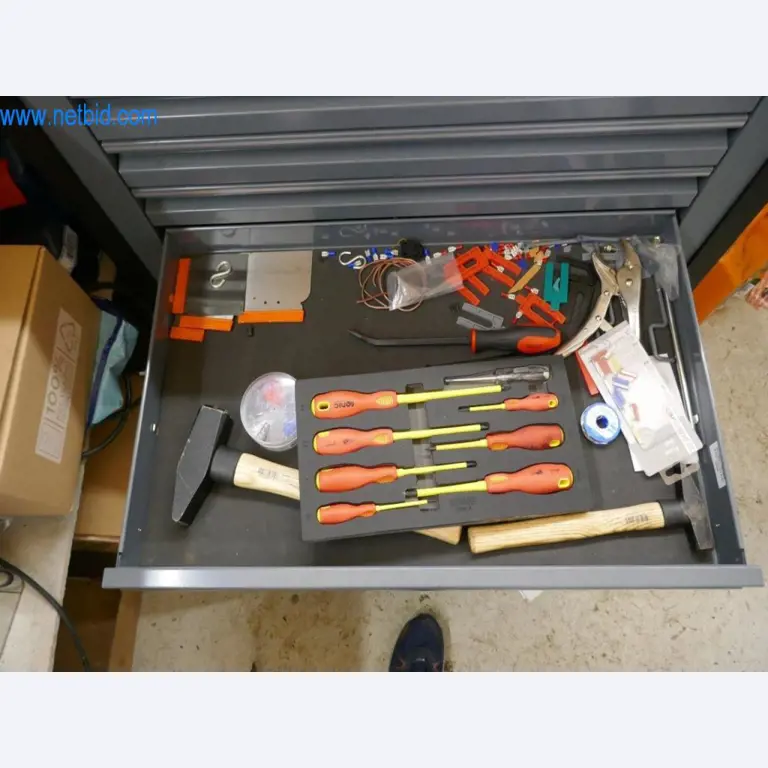 Stihl-Werkzeughandel mit neuen Maschinen, Gartenbau, Forsttechnik-8