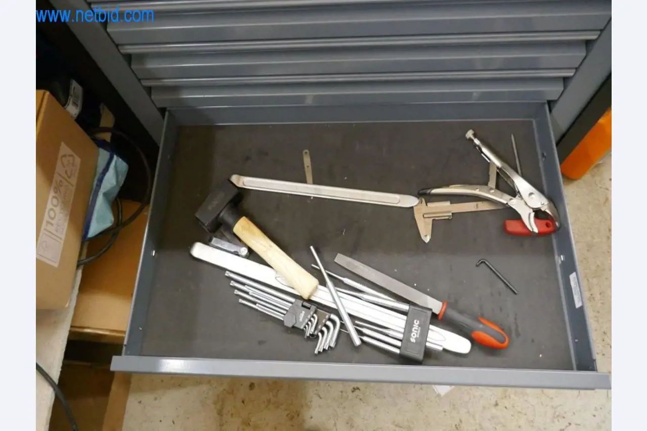 Stihl-Werkzeughandel mit neuen Maschinen, Gartenbau, Forsttechnik-9