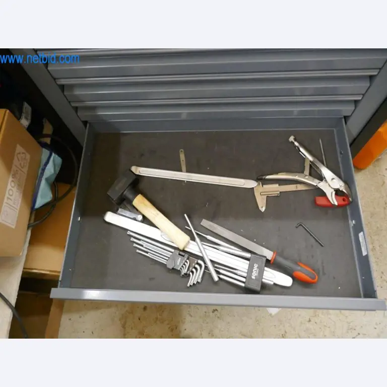 Stihl-Werkzeughandel mit neuen Maschinen, Gartenbau, Forsttechnik-9