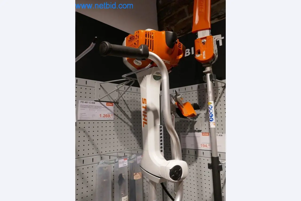Commerce d'outils Stihl avec des machines neuves, horticulture, technique forestière-1