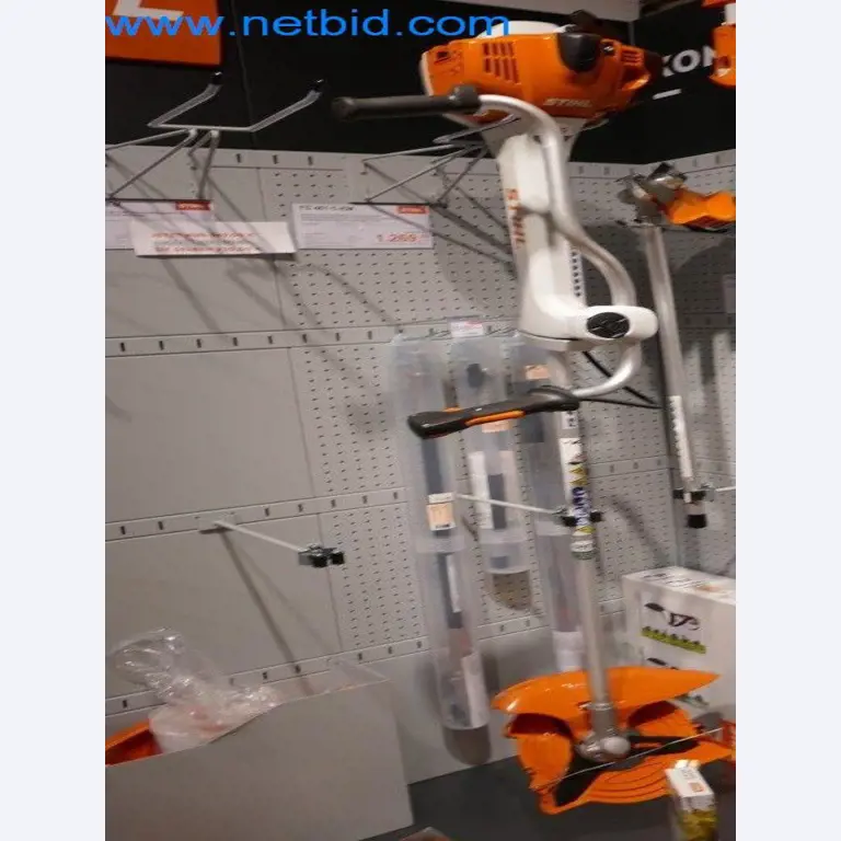 Commerce d'outils Stihl avec des machines neuves, horticulture, technique forestière-4