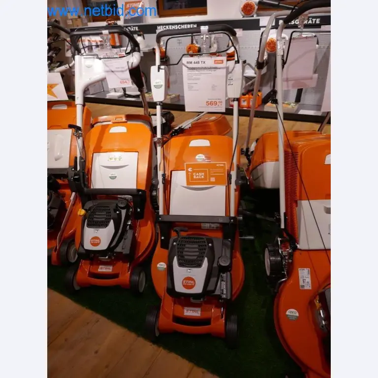 Comercio de herramientas Stihl con nuevas máquinas, horticultura, tecnología forestal-1
