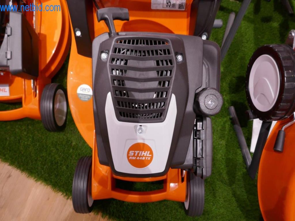 Comercio de herramientas Stihl con nuevas máquinas, horticultura, tecnología forestal-2