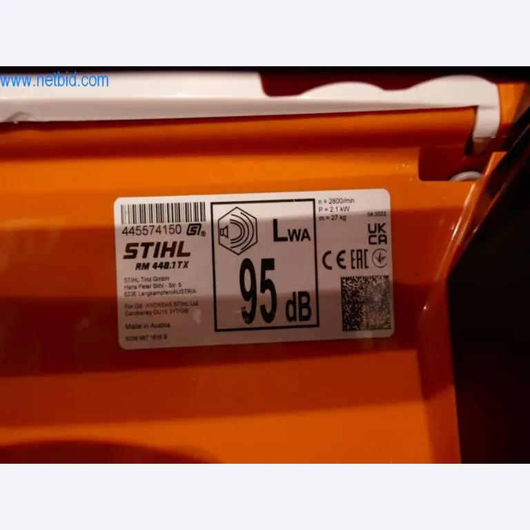 Comercio de herramientas Stihl con nuevas máquinas, horticultura, tecnología forestal-3