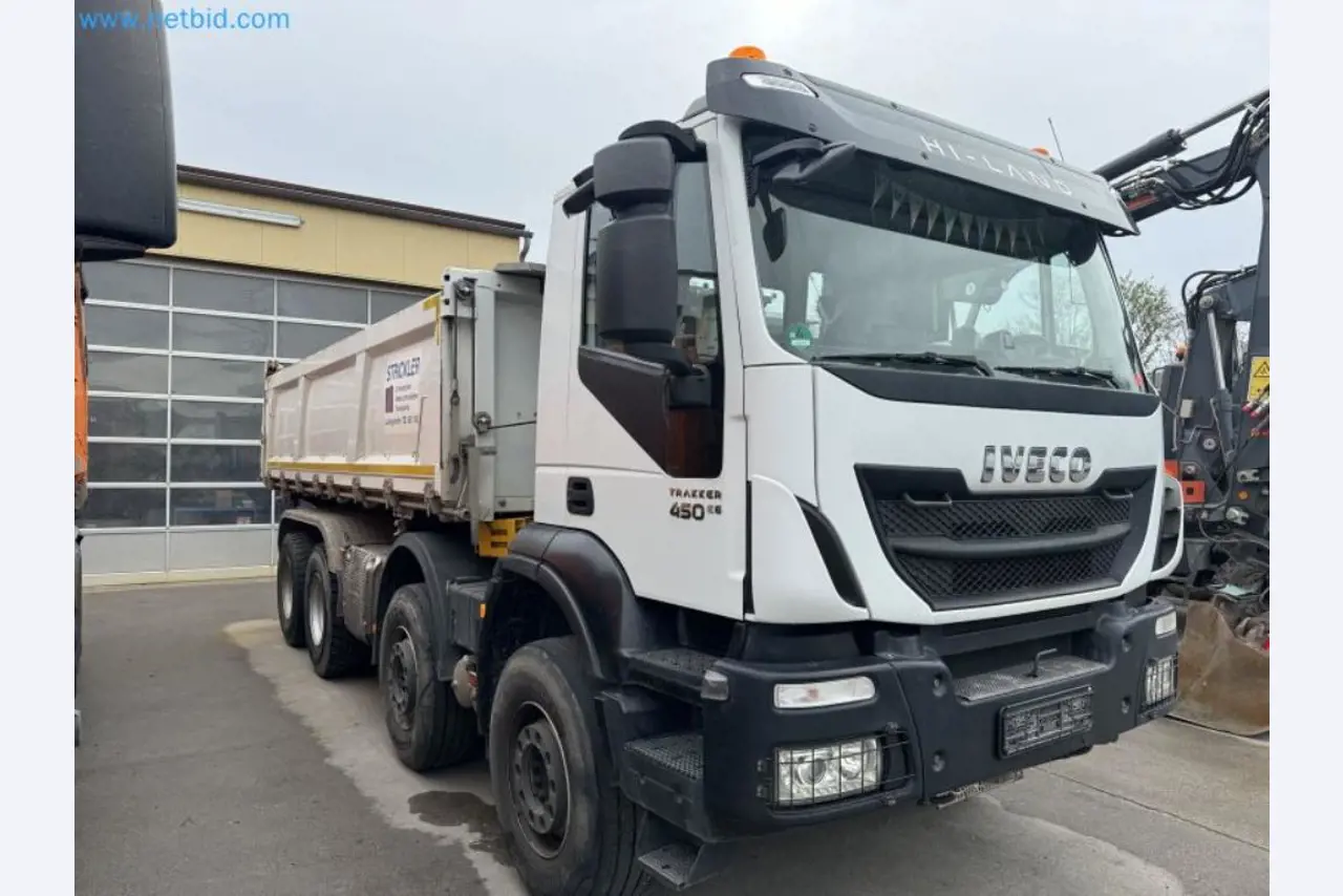 Machines from the building construction and civil engineering sector-11