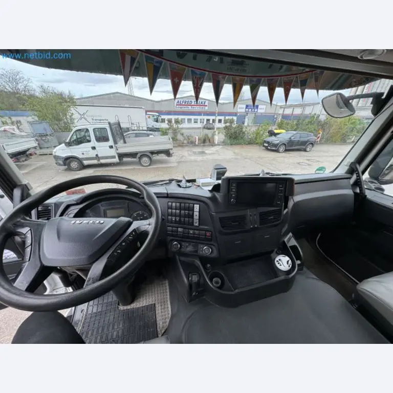 Machines from the building construction and civil engineering sector-13