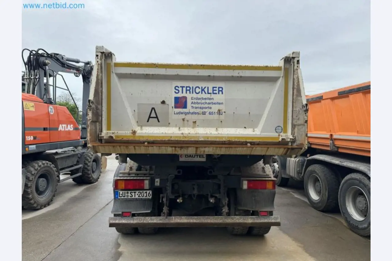 Machines from the building construction and civil engineering sector-9