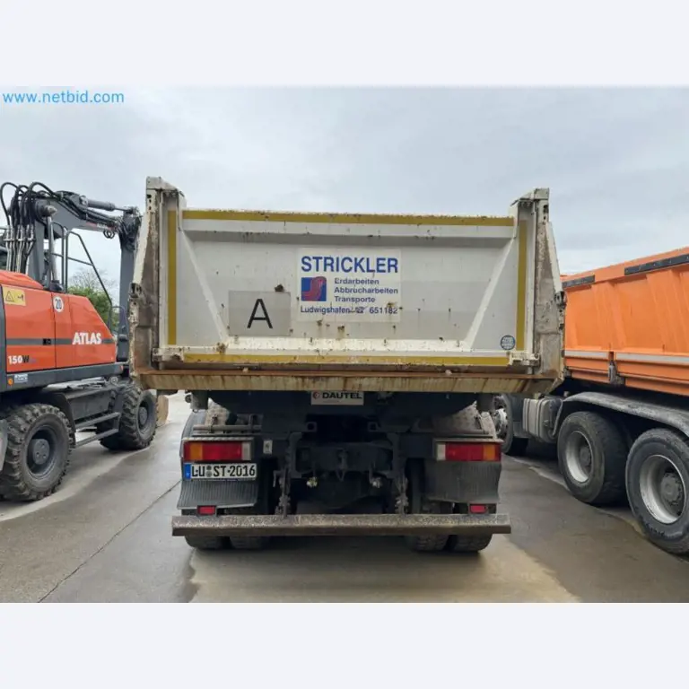 Machines from the building construction and civil engineering sector-9