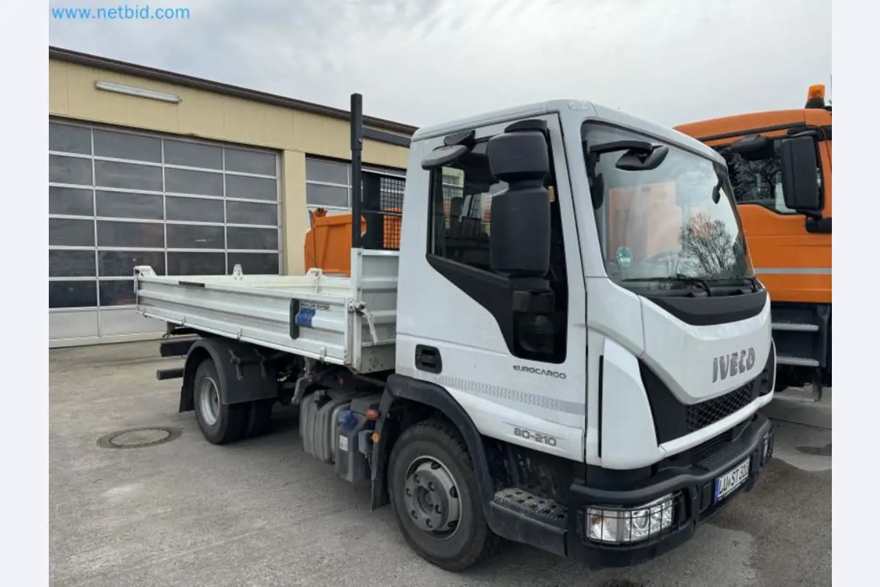 Machines from the building construction and civil engineering sector-11